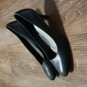 (6M) ) Life Stride Classic Low Heel Evening Formal Modern Minimalistic Kitten